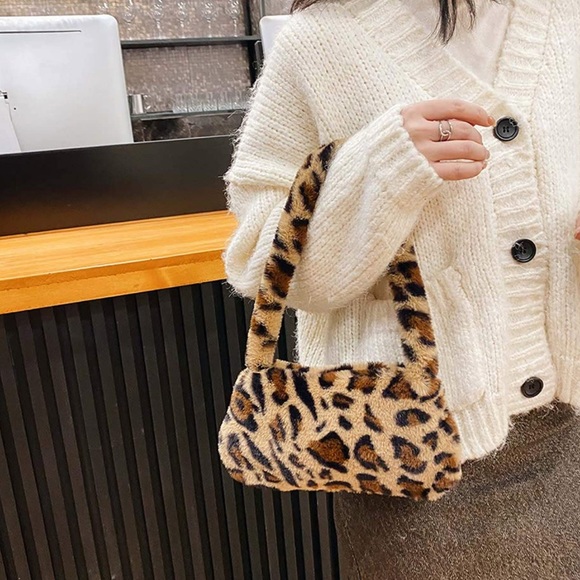 NWT Cheetah Print Fuzzy Mini Shoulder Purse 90s - Picture 2 of 8
